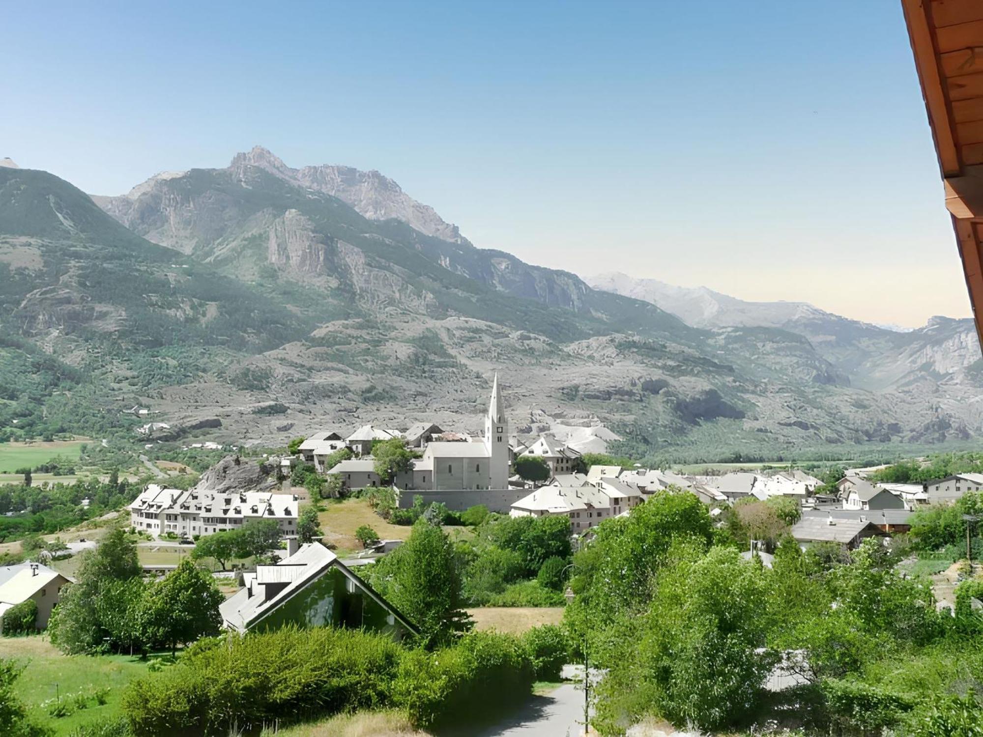 Appartement Paisible A Saint-Crepin Avec Vue Sur La Montagne Dış mekan fotoğraf